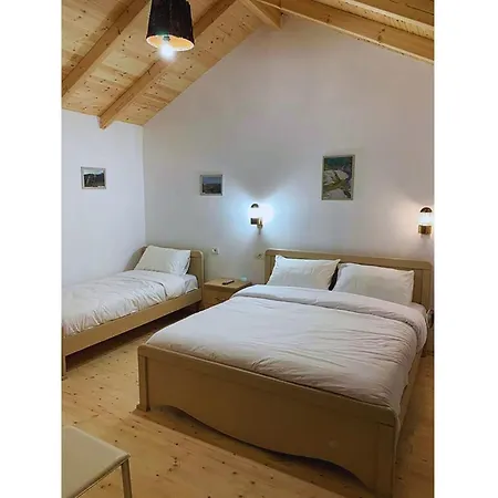 Sofia Gllava - Гостевой дом Memaliaj