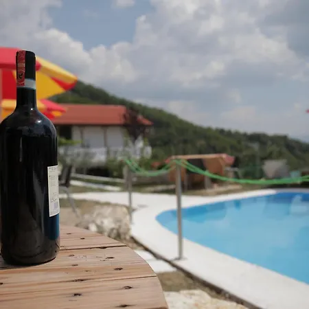 Sofia Gllava - Pensión