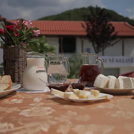 Sofia Gllava - Vendégház Memaliaj