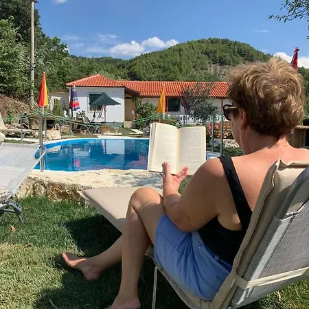 Sofia Gllava - Pensión 4*