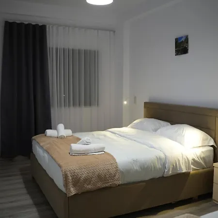 Sofia Gllava - Affittacamere 4*