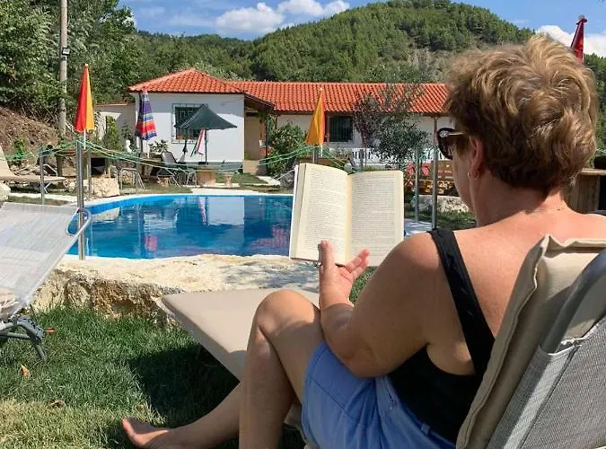 Sofia Gllava - Gasthof 4*